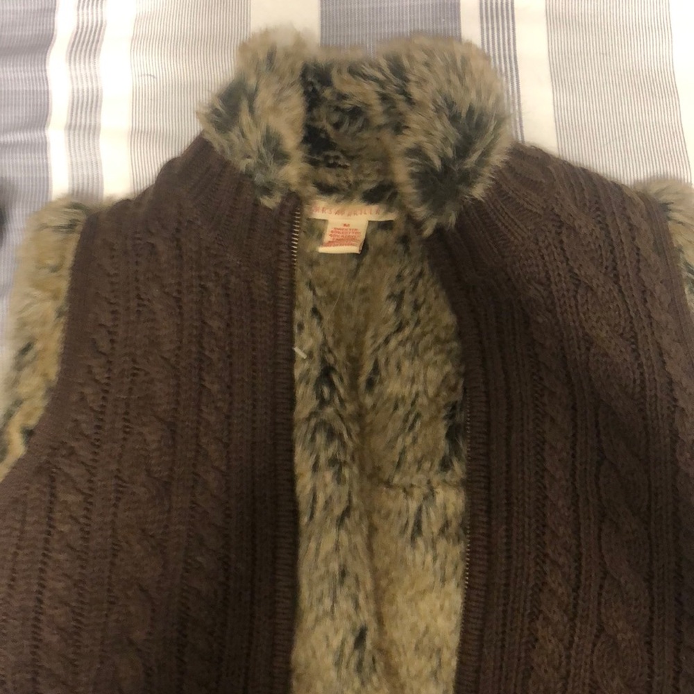 ❄️❄️❄️Faux fur and knit cozy vest ❄️❄️❄️